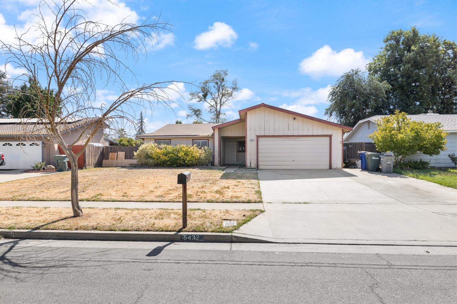 5432 N Salinas Ave