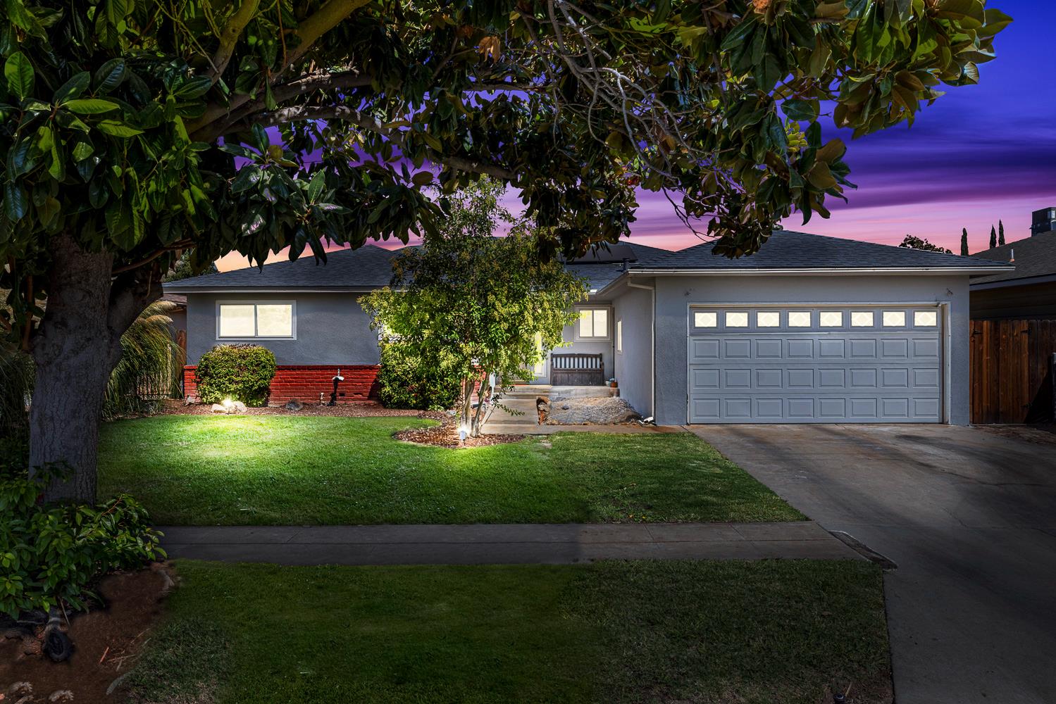 1310 E Sample Ave