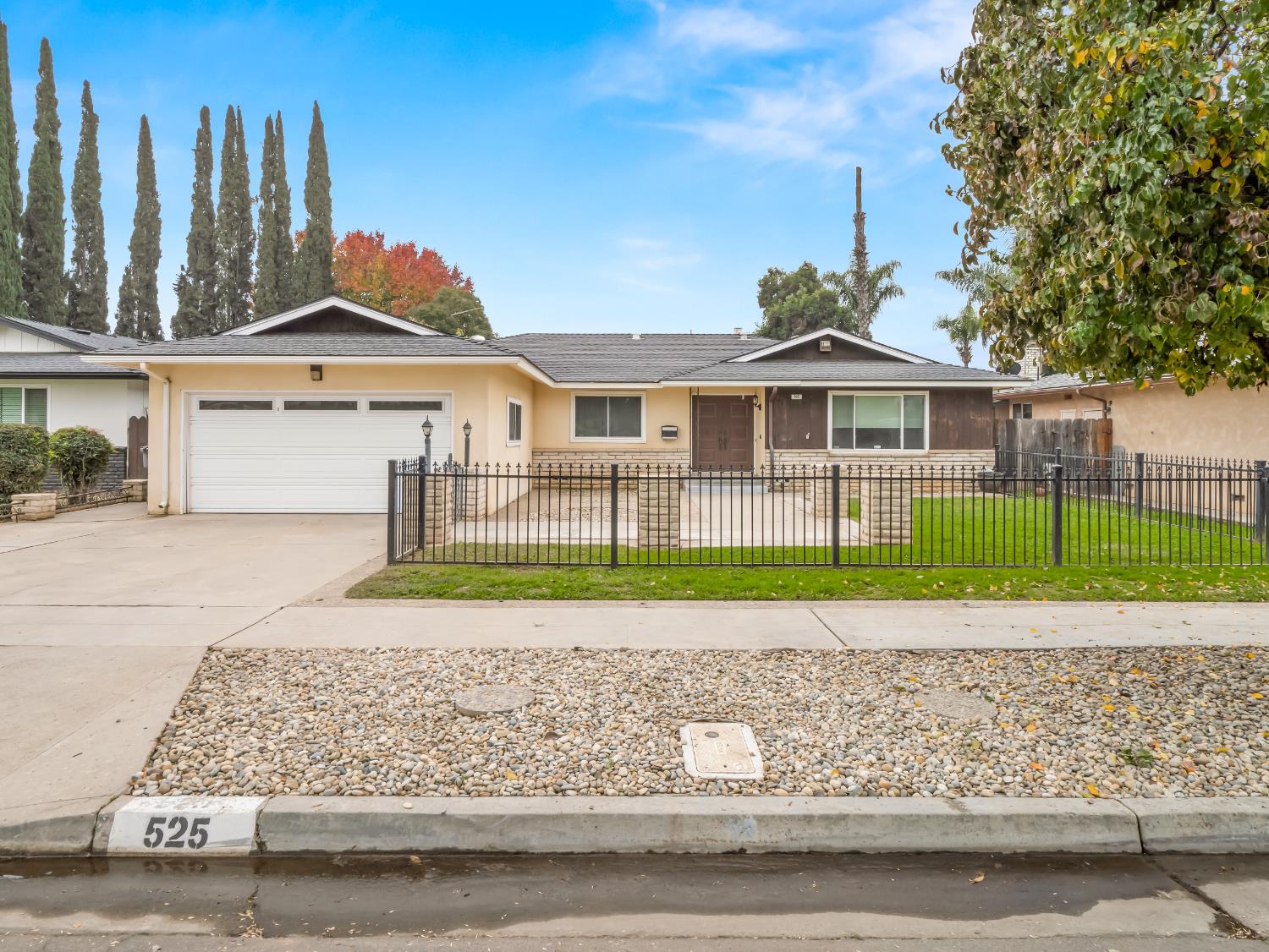 525 E Vartikian Ave